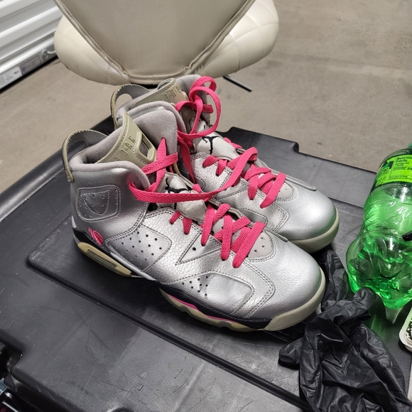 Jordan's - Picture 3 of 4